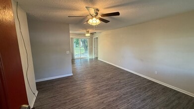 70 Thornton St in Ludowici, GA - Building Photo - Building Photo