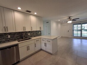 2300 NW 3rd Ave in Wilton Manors, FL - Building Photo - Building Photo