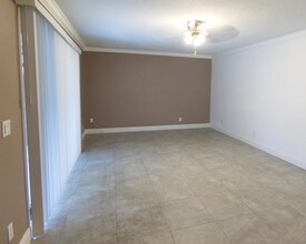 4225 Turnberry Cir in Greenacres, FL - Building Photo - Building Photo