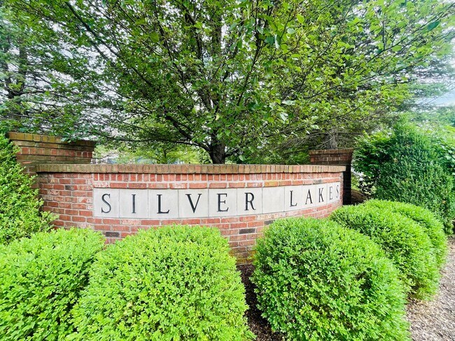 501 Sonhatsett Dr in Westfield, IN - Foto de edificio - Building Photo
