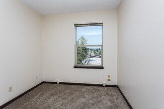 Julia Manor in Bremerton, WA - Building Photo - Interior Photo