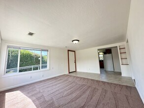 1751 Waters Ave in Mckinleyville, CA - Building Photo - Building Photo