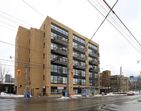 833 King St W in Toronto, ON - Building Photo - Building Photo