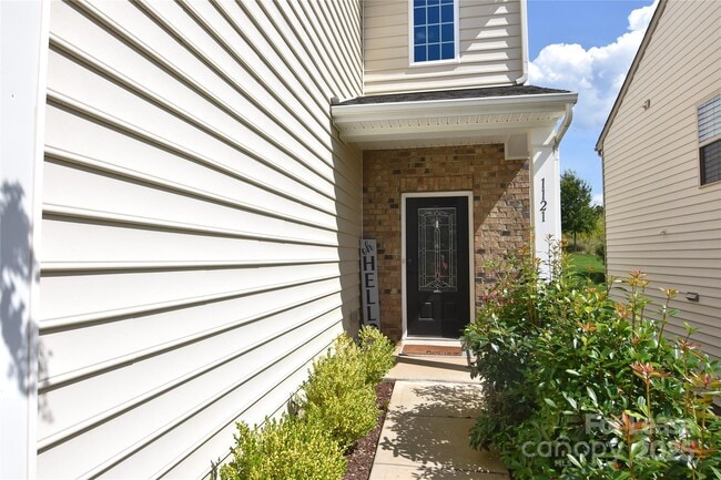1121 Blackwaterside Dr in Fort Mill, SC - Foto de edificio - Building Photo