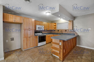 1911 Hillcrest Dr in Irving, TX - Building Photo - Building Photo