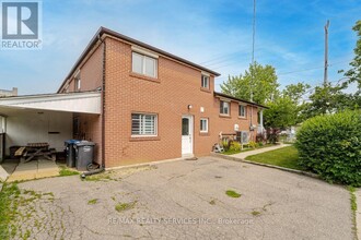 156 Vodden St E in Brampton, ON - Building Photo - Building Photo