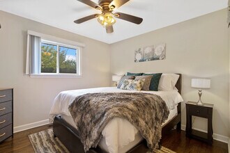 9471 Sumac Rd in Des Plaines, IL - Building Photo - Building Photo