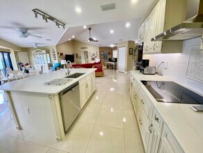 1127 E Seminole Ave in Jupiter, FL - Building Photo - Building Photo