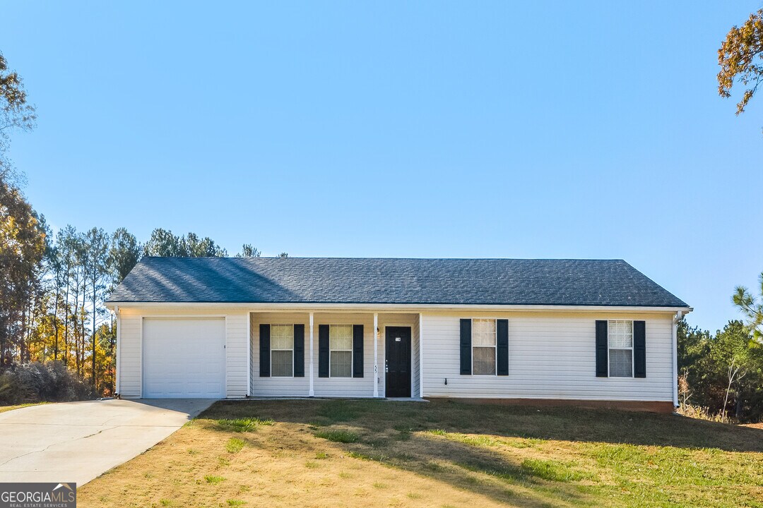 55 Pebble Ridge Dr in Covington, GA - Building Photo