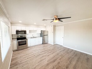 1110 E Highland Ave in Phoenix, AZ - Building Photo - Building Photo