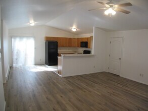 404 Broken Arrow Dr in Grand Junction, CO - Foto de edificio - Building Photo