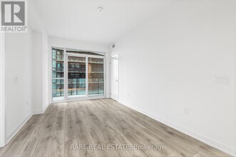 110 Broadway Ave in Toronto, ON - Building Photo - Building Photo