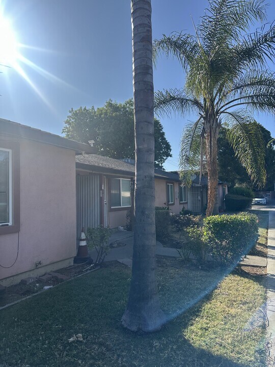 2309 Edison Ave, Unit 4 in Sacramento, CA - Foto de edificio