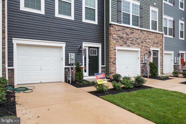 1807 Kellington Ct in Odenton, MD - Building Photo - Building Photo