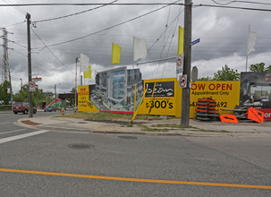 8 Haus in Toronto, ON - Building Photo - Building Photo