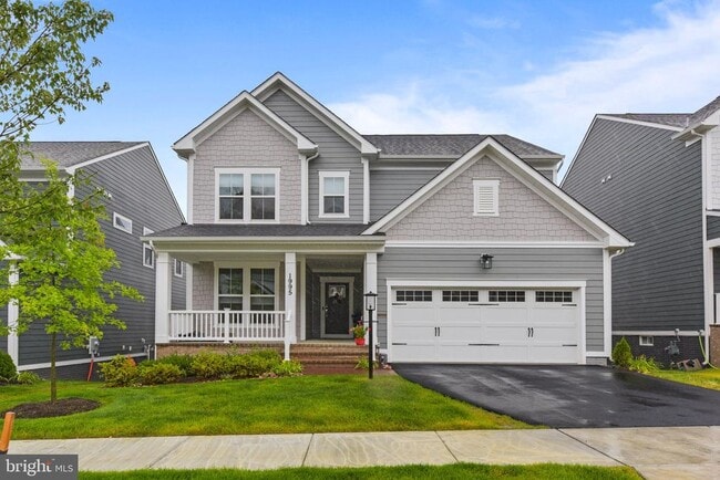 property at 1995 Silver Sycamore Ln