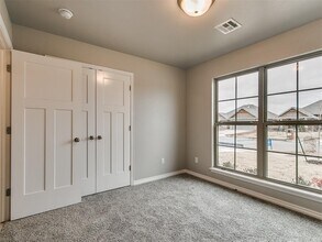 2204 Wheatheart Dr in Yukon, OK - Building Photo - Building Photo