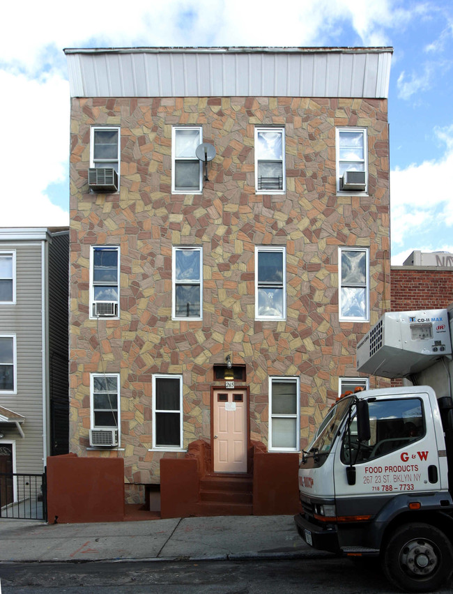 265 23rd St in Brooklyn, NY - Foto de edificio - Building Photo