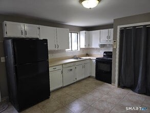 1448 Meriden Rd in Wolcott, CT - Building Photo - Building Photo