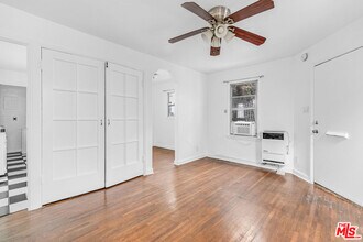 5918 1/2 Willoughby Ave in Los Angeles, CA - Building Photo - Building Photo
