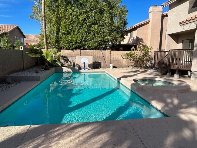 16808 S 35th St in Phoenix, AZ - Foto de edificio - Building Photo