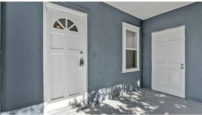 3060 21st Ave S in St. Petersburg, FL - Building Photo - Building Photo