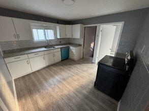 3927 S Clement Ave in Milwaukee, WI - Building Photo - Building Photo