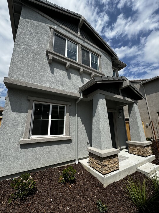 5512 Molino Cir in Roseville, CA - Building Photo