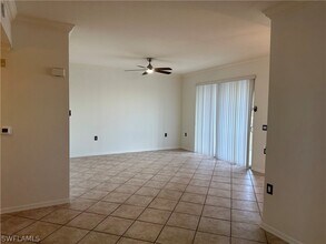 8490 Kingbird Loop in Ft. Myers, FL - Foto de edificio - Building Photo
