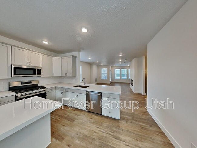 3461 Peebles Ct in Salt Lake City, UT - Building Photo - Building Photo