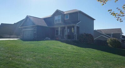 15004 Cherry St in Bennington, NE - Building Photo - Building Photo
