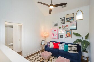 2208 Elliott Ave in Nashville, TN - Building Photo - Building Photo