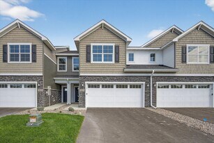 19946 Hunter's Ridge in Rogers, MN - Building Photo