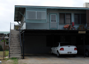 803 Lukepane Ave in Honolulu, HI - Building Photo - Building Photo