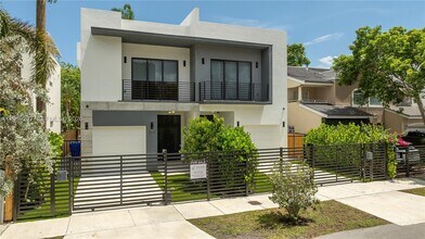 3047 Elizabeth St in Miami, FL - Building Photo - Building Photo