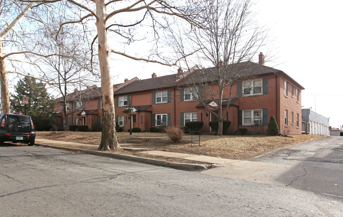 Washington Apartments in Kansas City, MO - Building Photo