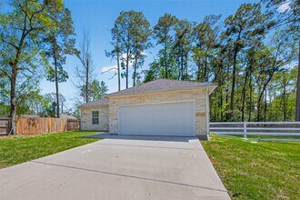 25106 Morgan Cemetery Rd in Cleveland, TX - Building Photo - Building Photo