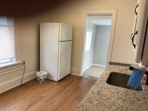 75 E Duncan St, Unit Apr. B in Columbus, OH - Building Photo - Building Photo