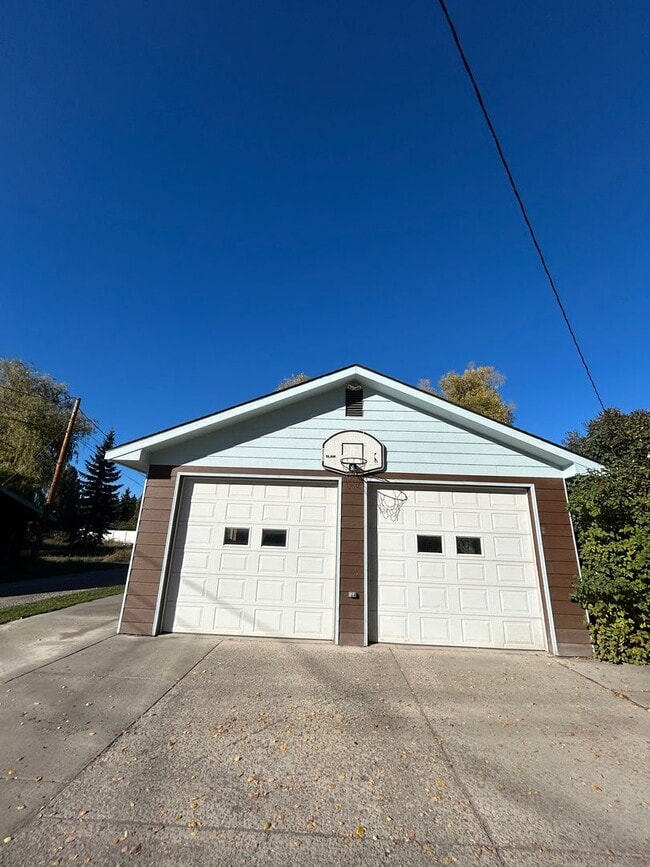 41 W Evergreen Dr in Kalispell, MT - Building Photo - Building Photo