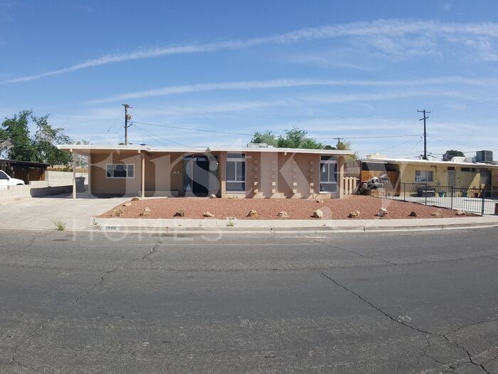 2800 E Webb Ave in North Las Vegas, NV - Building Photo