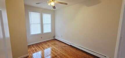 160 4th St in Bridgeport, CT - Building Photo - Building Photo