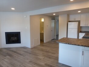 2519 S 300 E in Salt Lake City, UT - Foto de edificio - Building Photo