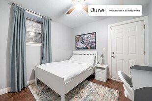 Room in Shared 3 bed/2 bath home in Chicago, IL - Building Photo