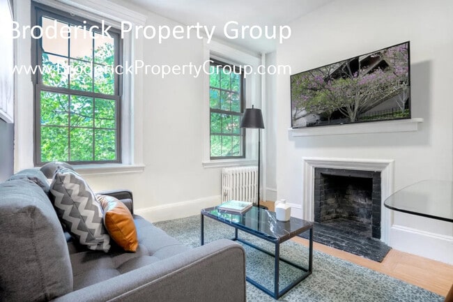 83 Myrtle St in Boston, MA - Foto de edificio - Building Photo