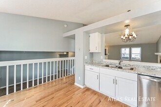 6111 S Tabor St in Littleton, CO - Foto de edificio - Building Photo