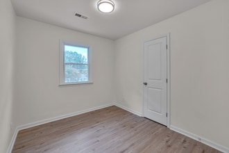 1911 Capps St in Durham, NC - Building Photo - Building Photo