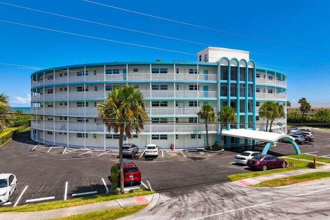 Crossway Condos in Cocoa Beach, FL - Building Photo - Building Photo