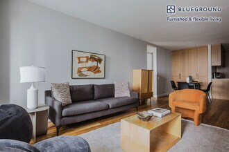 560 W 43rd St in New York, NY - Building Photo - Building Photo