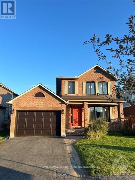 1520 Blohm Dr in Ottawa, ON - Building Photo