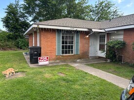 127 Danos Ln in Belle Chasse, LA - Building Photo